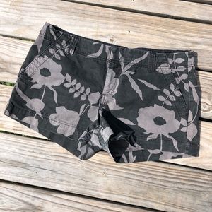 Charcoal/Gray Floral City Shorts SZ 16! LIKE NEW!